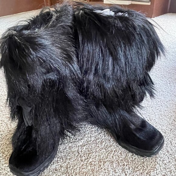 Black goat hair boots.  Pajar brand. - Picture 2 of 5